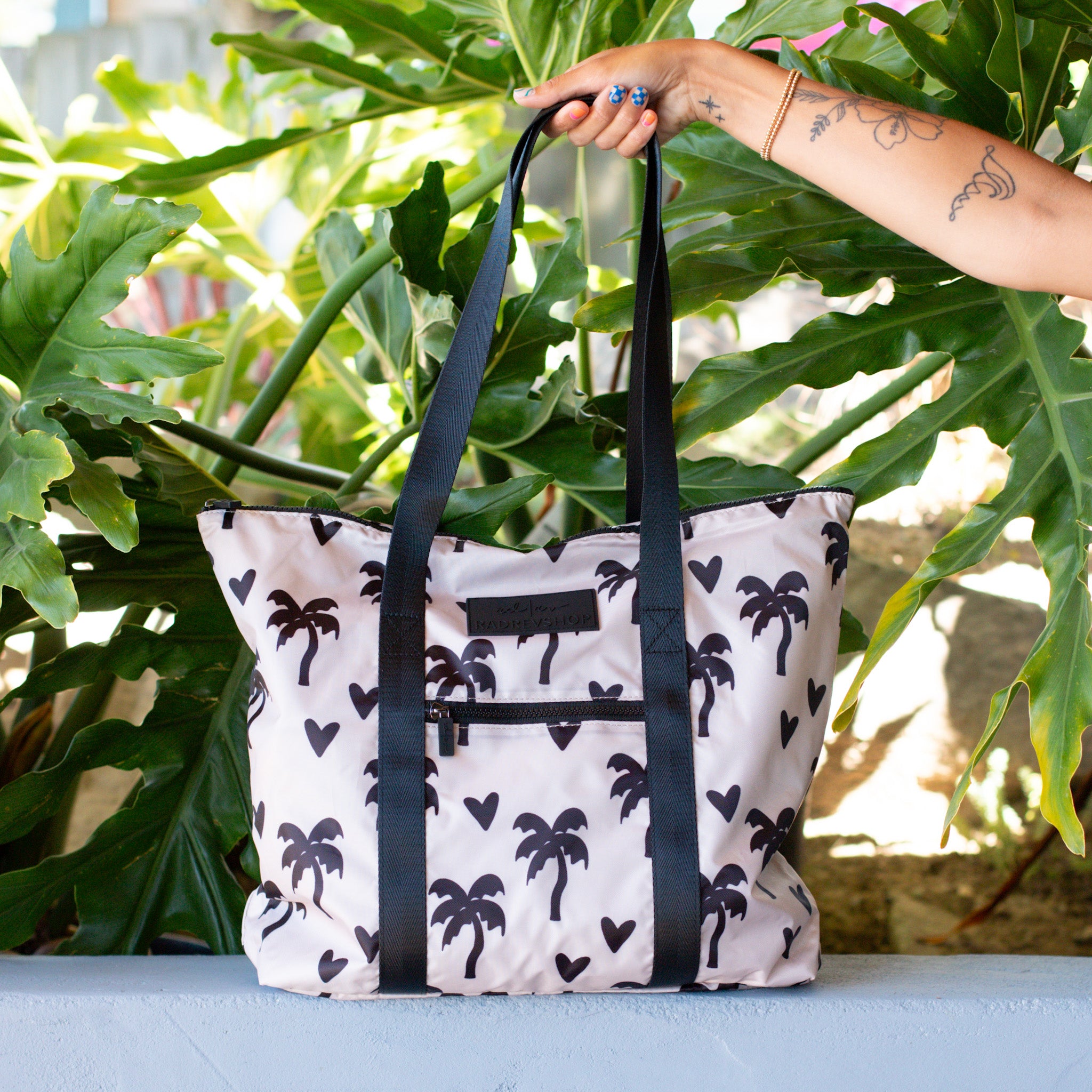 Packable Tote in Palm Tree